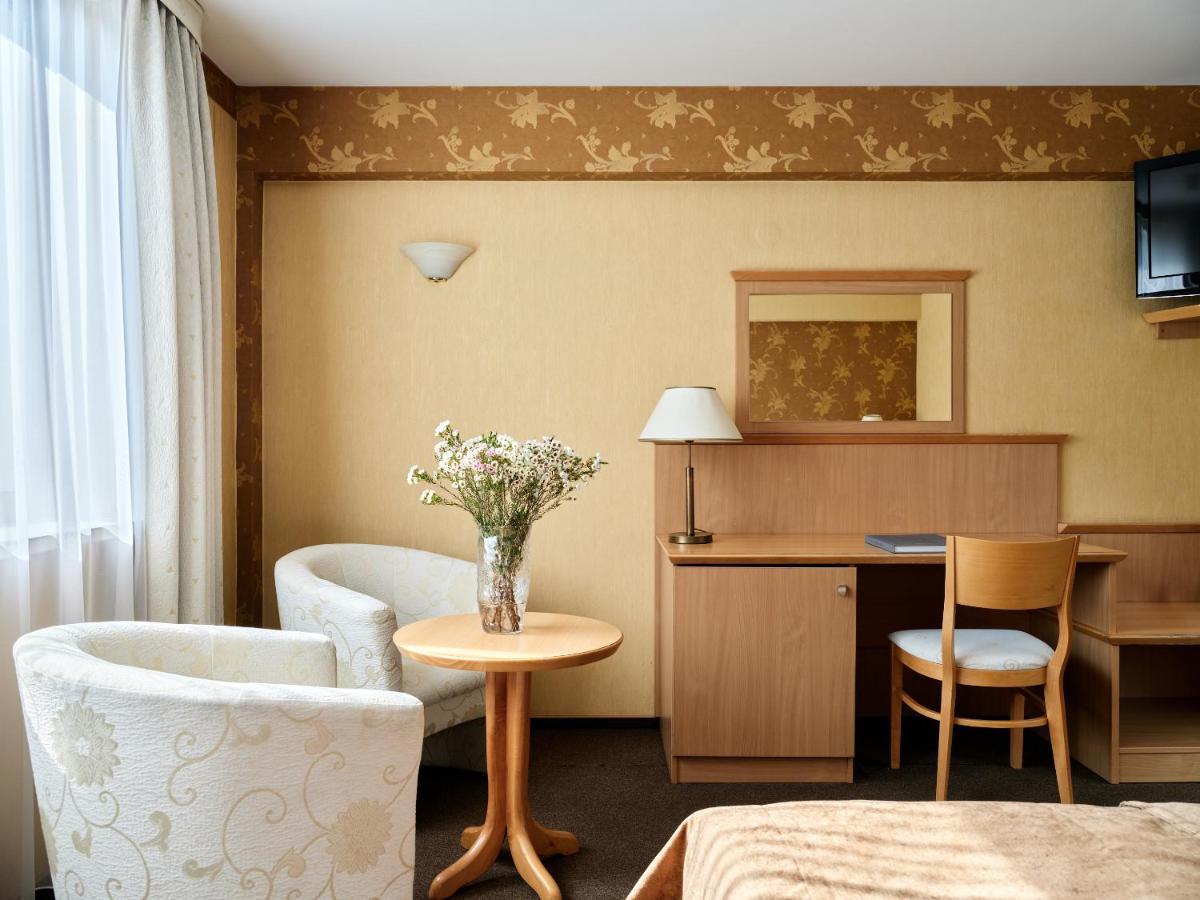 Hotell Great Polonia Krakow Airport - Ex Witek 4*