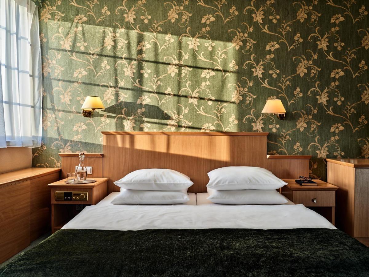 Great Polonia Krakow Airport - Ex Witek 4*