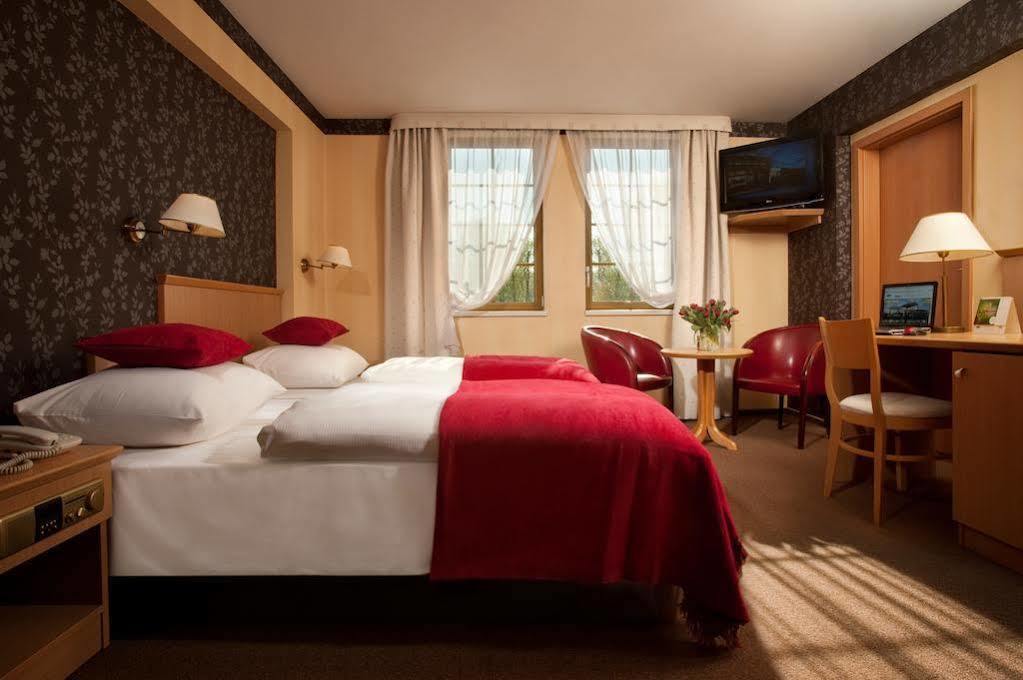 Hotell Great Polonia Krakow Airport - Ex Witek 4*